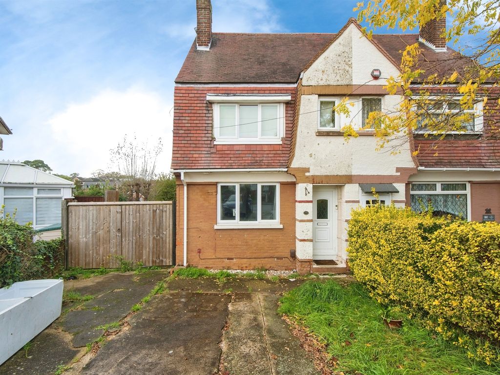 4 bed semidetached house for sale in Blackthorn Road, Southampton SO19
