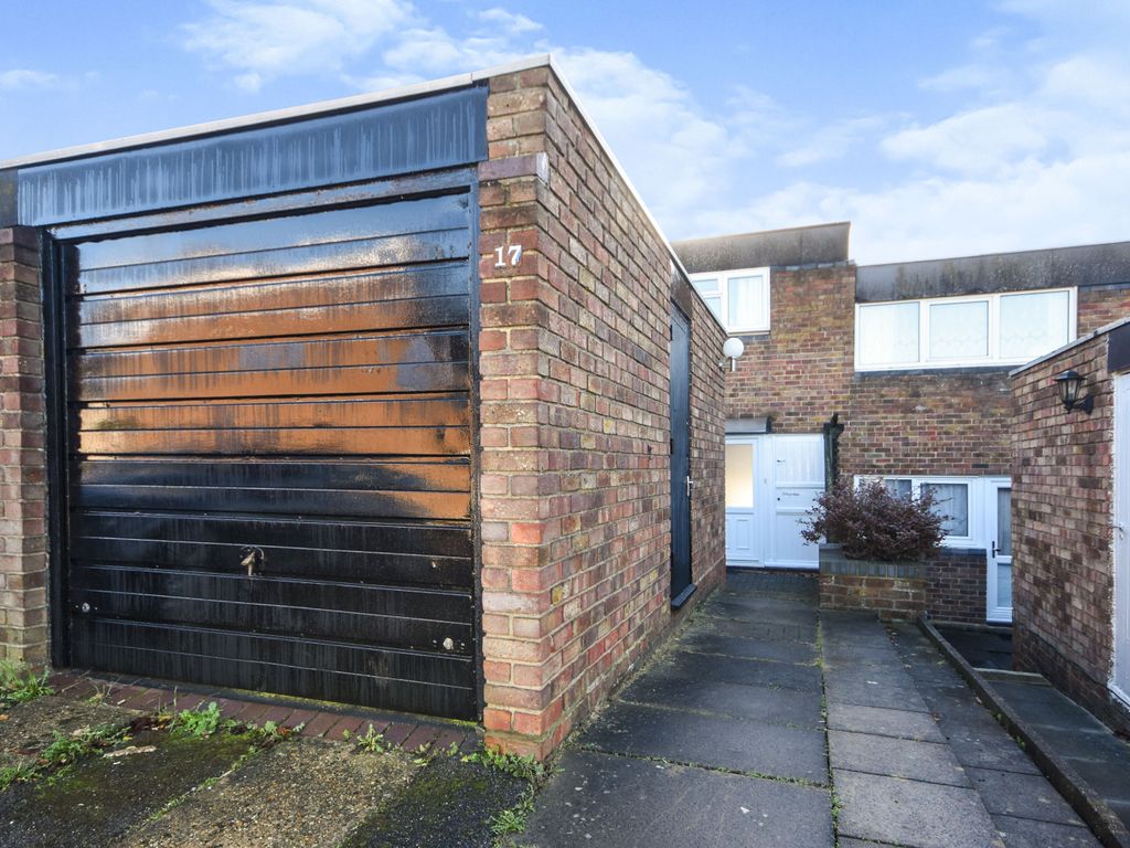 Gun Hill Place, Basildon, Essex SS16  