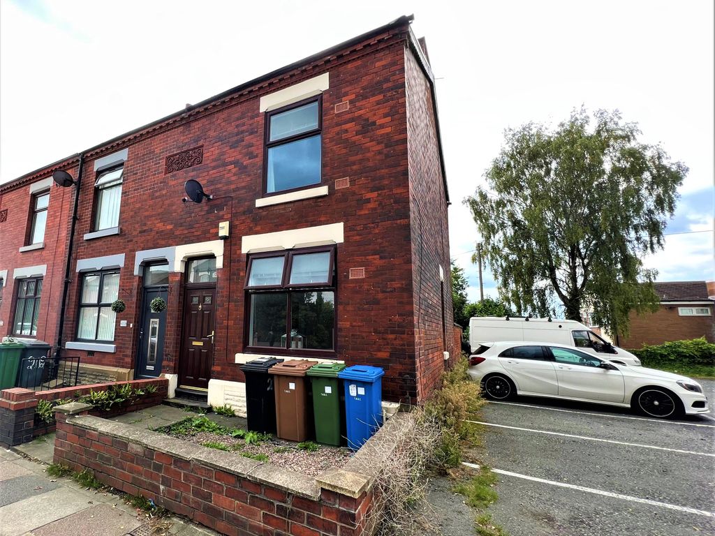 2 bed end terrace house for sale in Stockport Road, Denton, Manchester