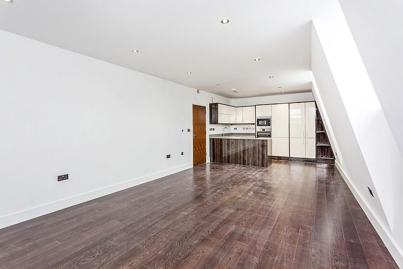 3 bed flat to rent in Hamley Lodge, Peckham High Street SE15 Zoopla