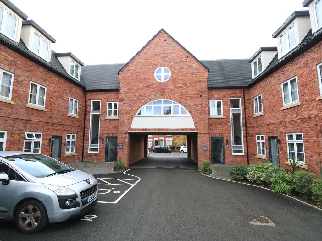 2 bed flat to rent in Warwick Street, Coventry CV5, £1,300 pcm Zoopla