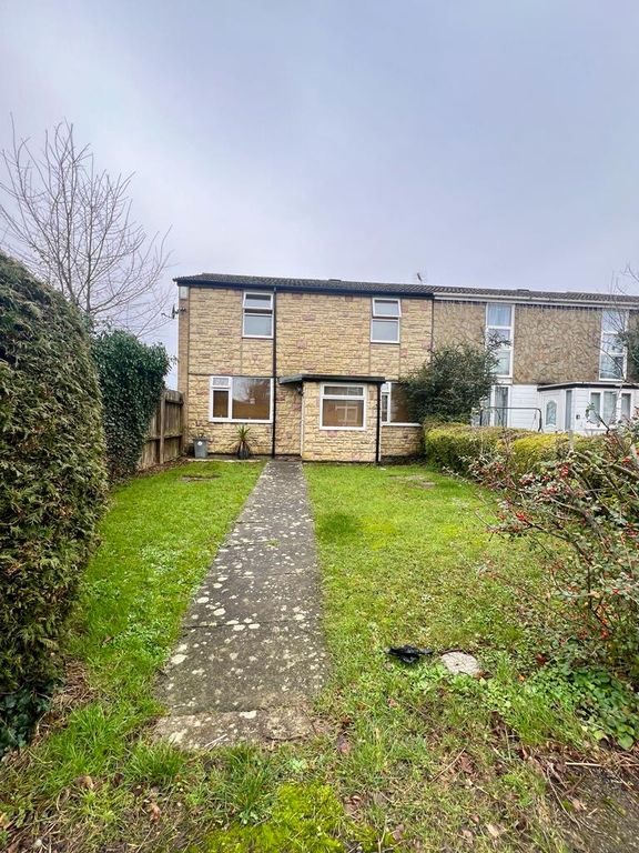 3 bed property to rent in Appleby Walk, Abington, Northampton NN3, £