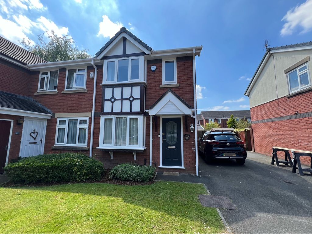 2 bed semidetached house to rent in Moorhead Gardens, Preston PR4, £