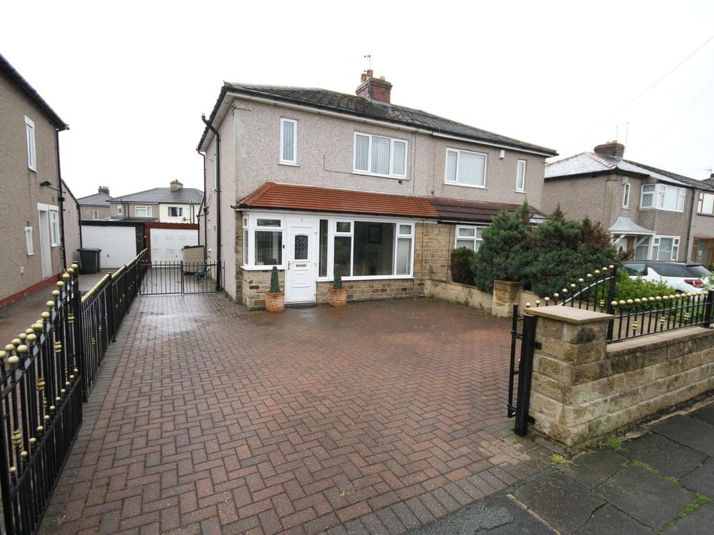 4 bed semidetached house to rent in Kingsway, Wrose, Shipley BD2, £995