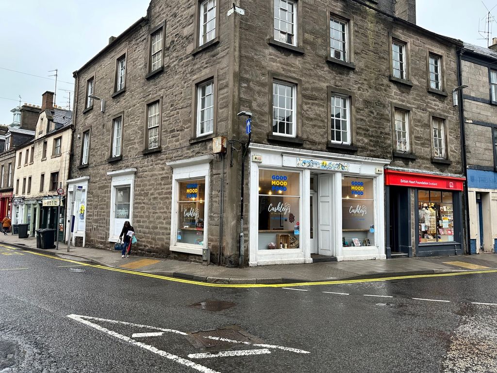 Retail premises to let in Castle Street, Forfar DD8, £14,000 pa Zoopla