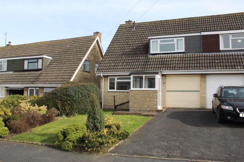 3 bed semidetached house for sale in Oldbury Orchard, Churchdown