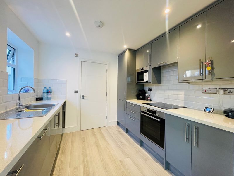 For Sale, Two Bedroom Mews House, Lea Bridge Road, London E10  