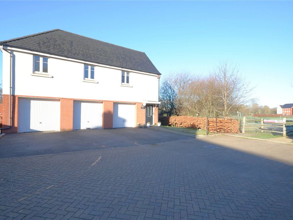 1 bed flat for sale in Wood, Crawley, West Sussex RH10, £230,000