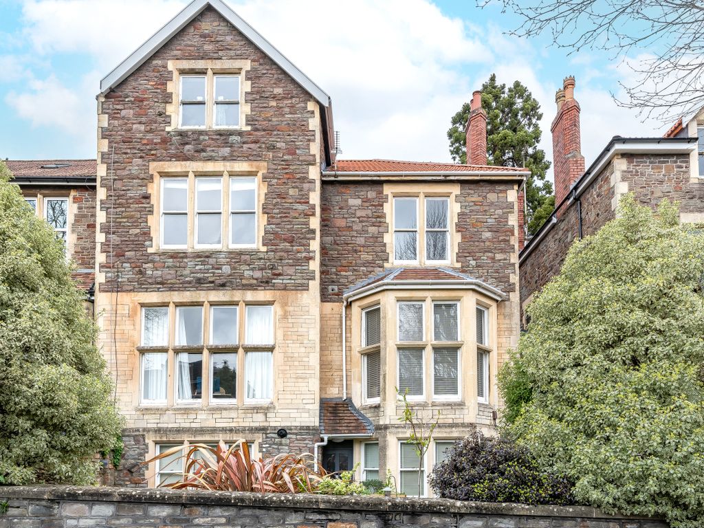 2 bed flat for sale in Redland Road, Redland, Bristol BS6, £375,000