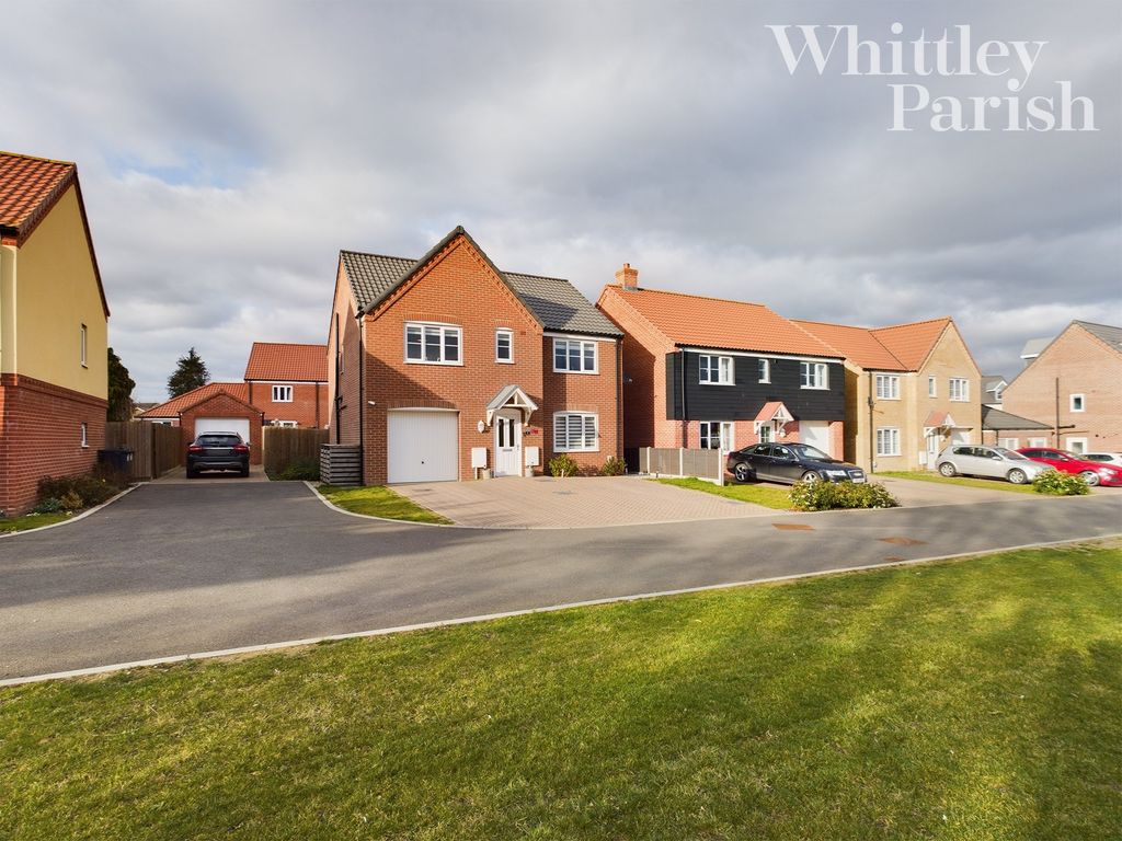 5 bed detached house for sale in Lapwing Close, Diss IP22 Zoopla