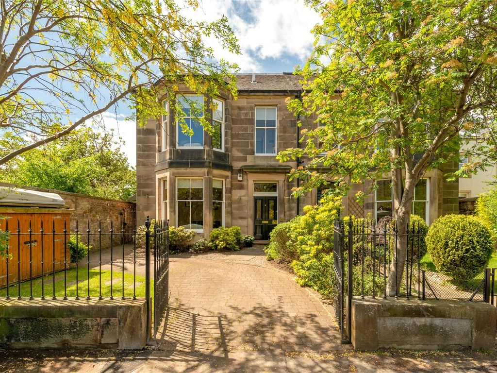 6 bed semidetached house for sale in Spence Street, Newington