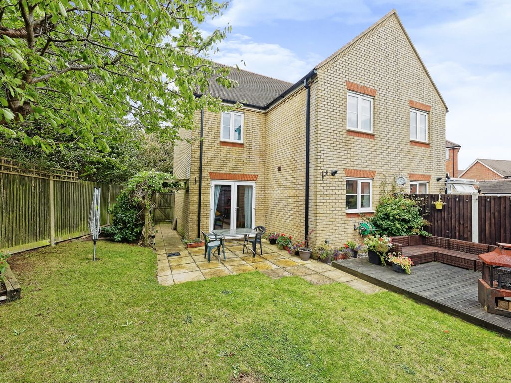 3 bed semidetached house for sale in Galahad Way, Whitfield, Dover
