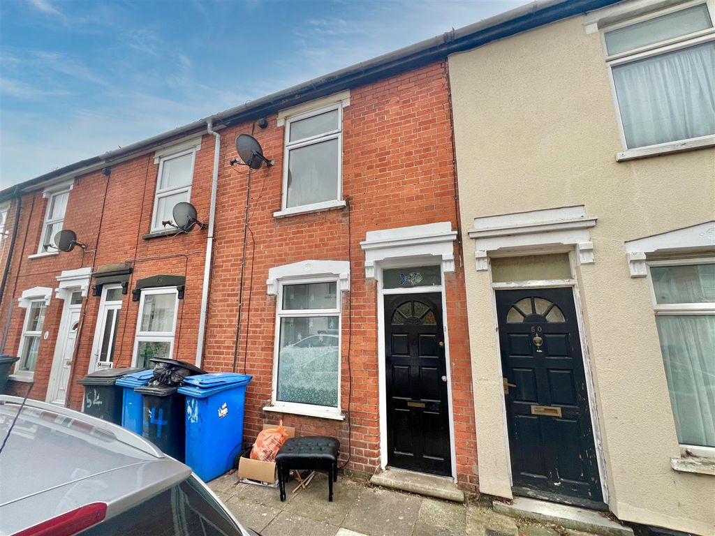 3 bed terraced house for sale in Surrey Road, Ipswich IP1, £139,000