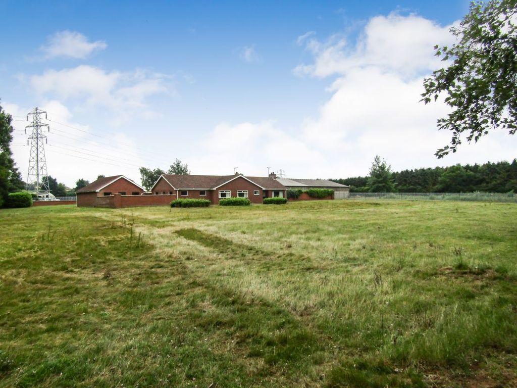 3 bed detached bungalow for sale in Bridge Farm, Butterwick Road