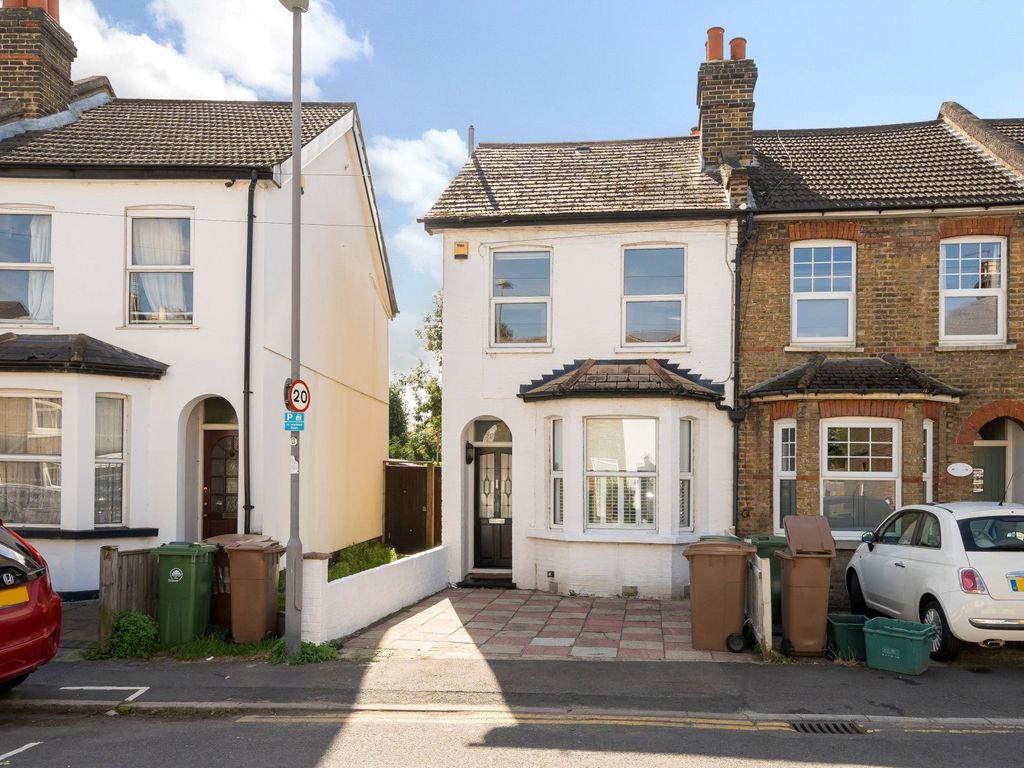 2 bed end terrace house to rent in Richmond Road, Croydon CR0, £1,700
