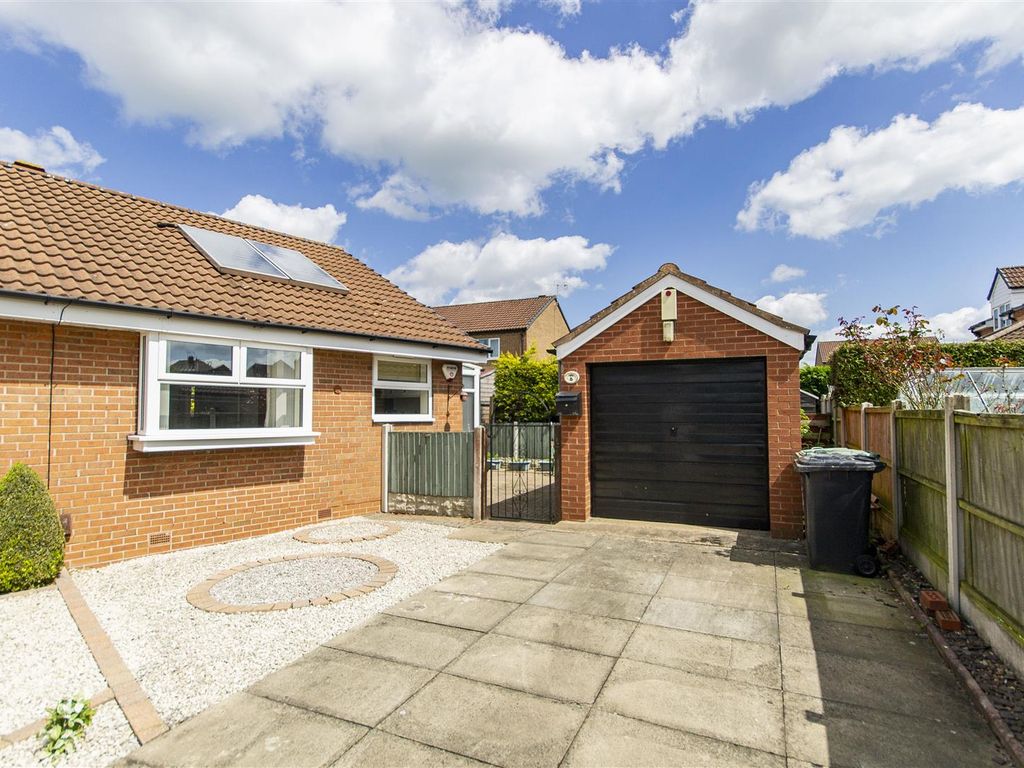 2 bed semidetached bungalow for sale in Northmoor Close, Brimington