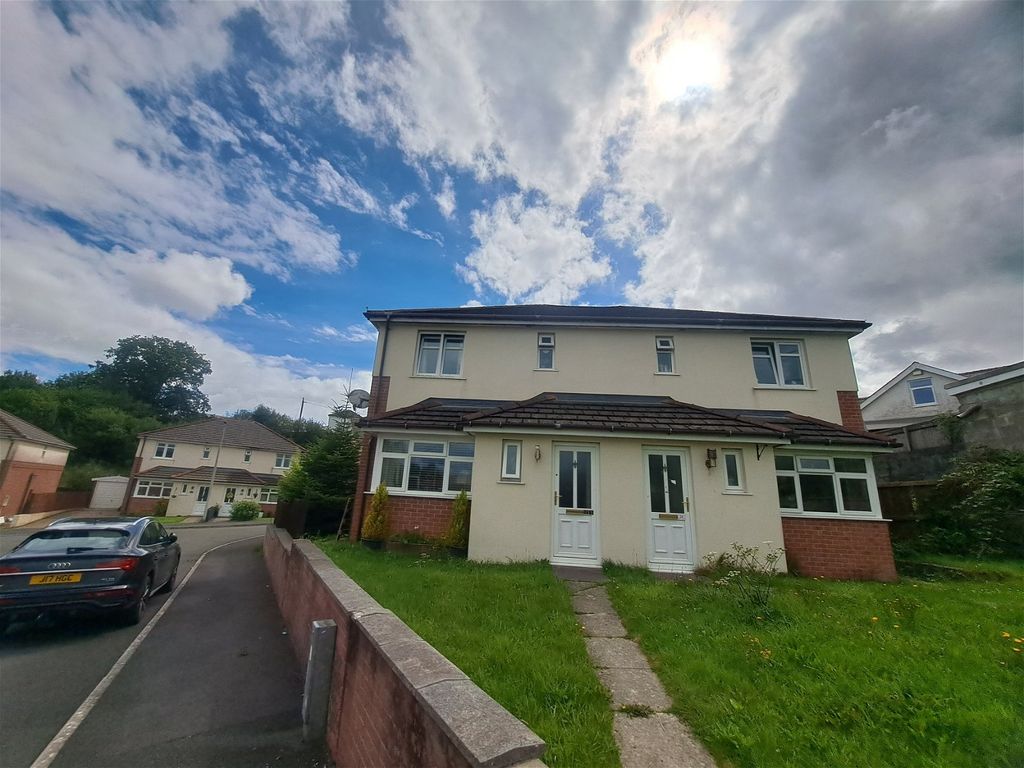 3 bed semidetached house for sale in Llys Y Bugail, Caerbryn Road