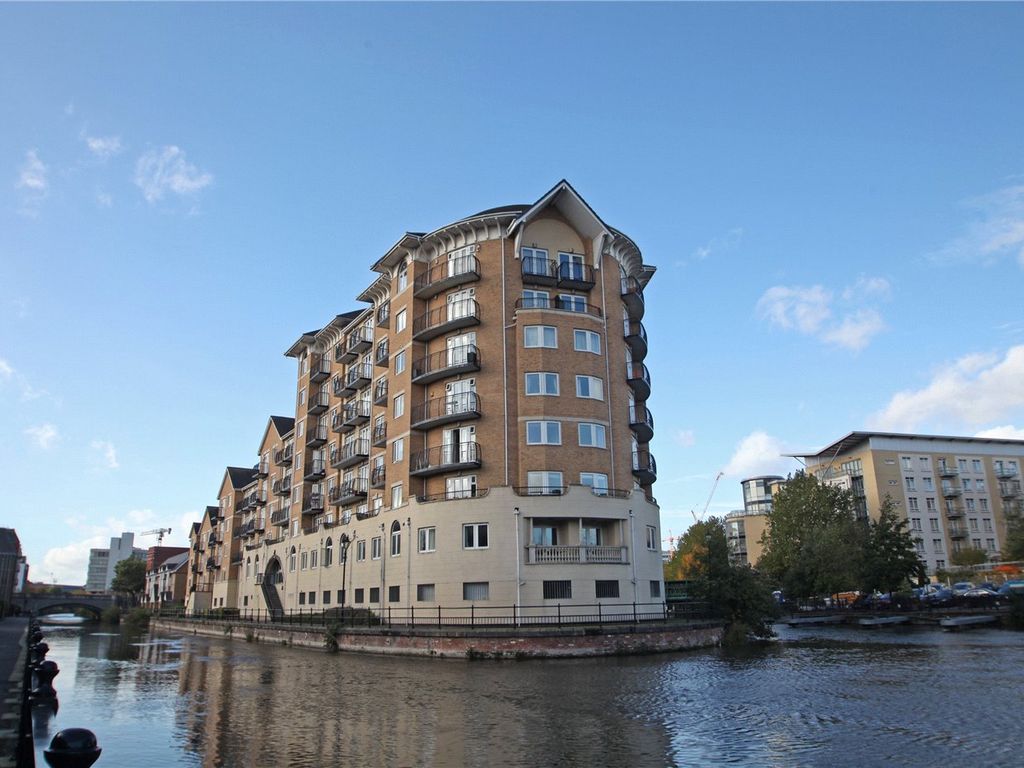 2 bed flat to rent in Blakes Quay, Gas Works Road, Reading, Berkshire