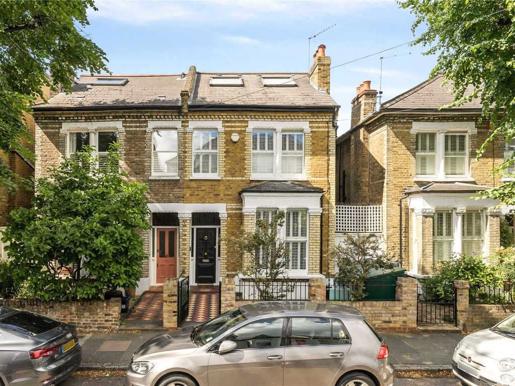 4 bed semidetached house for sale in Beaconsfield Road, St Margarets