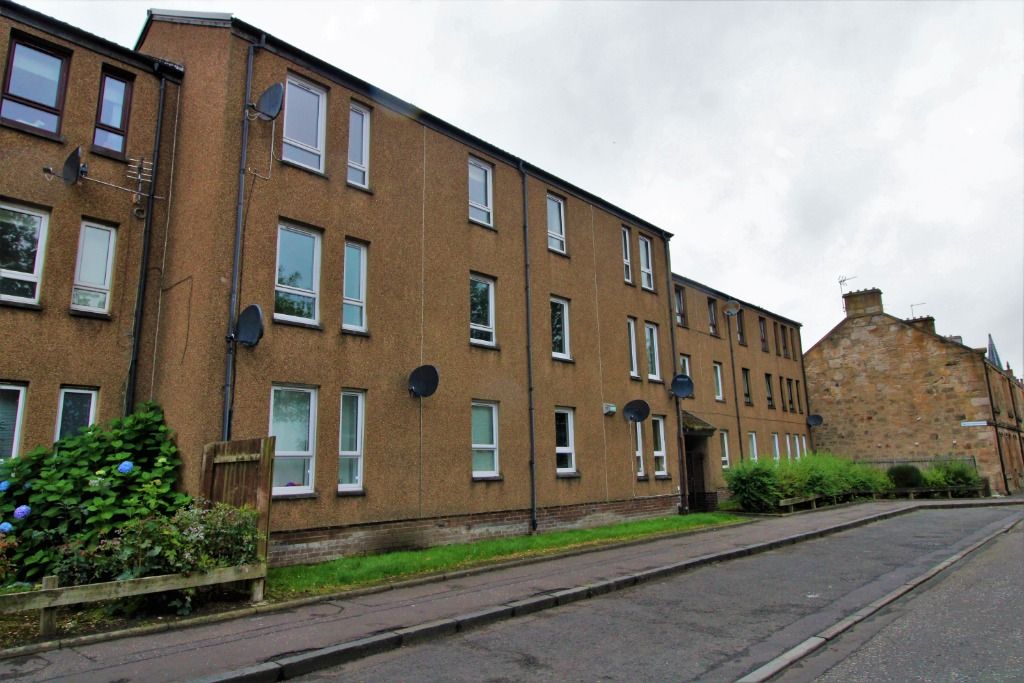 1 bed flat to rent in Fairfield Place, Falkirk FK2, £595 pcm Zoopla