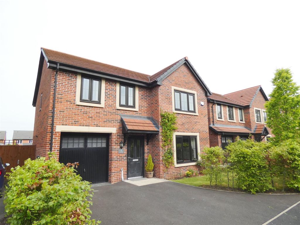 4 bed detached house for sale in Pipers Hollow, Sandbach CW11 Zoopla