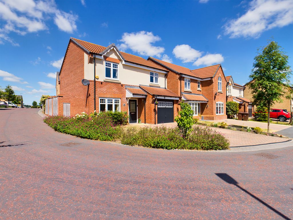 4 bed detached house for sale in Hawthorne Grange, Pontefract WF8 Zoopla
