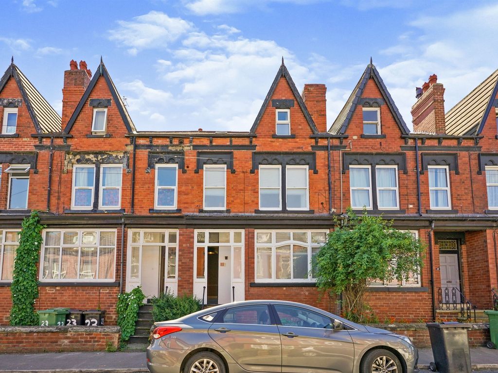 Roman Place, Leeds LS8  