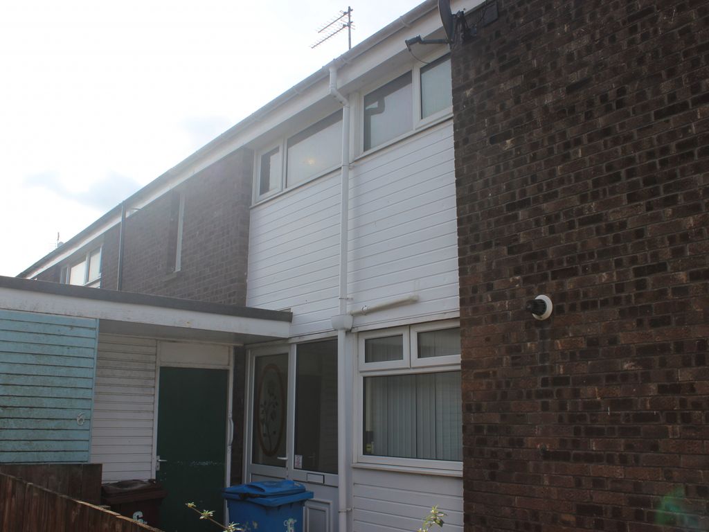 2 bed terraced house to rent in Stroud Crescent, Bransholme, Hull HU7