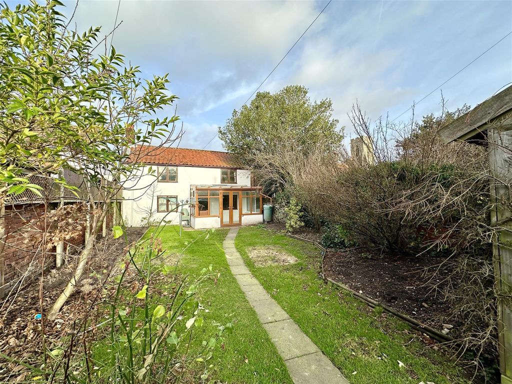 2 bed detached house for sale in Town Street, Hickling NR12, £245,000