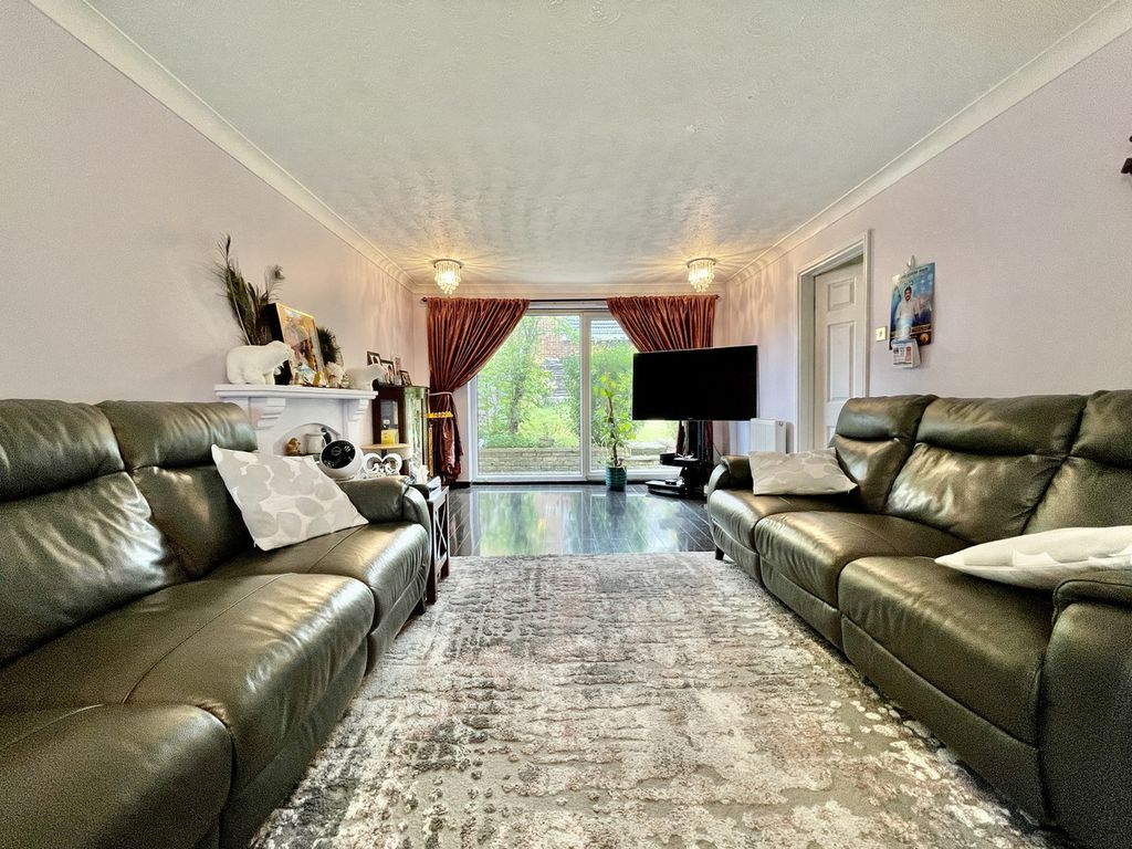 3 bed semidetached house to rent in The Springs, Broxbourne EN10, £