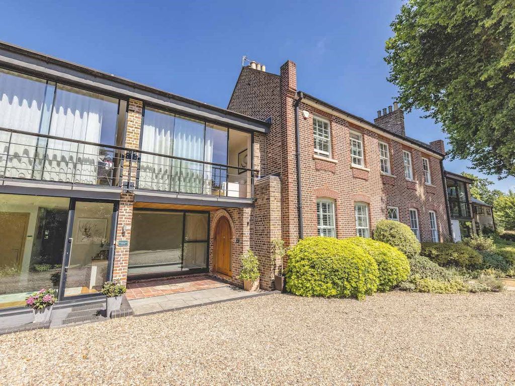 Old Mill Close, Uxbridge UB8  