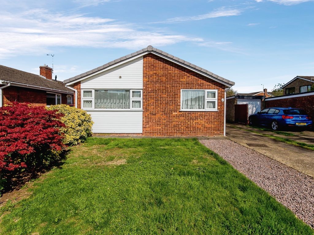 3 bed detached bungalow for sale in Queen Eleanor Close, Stilton