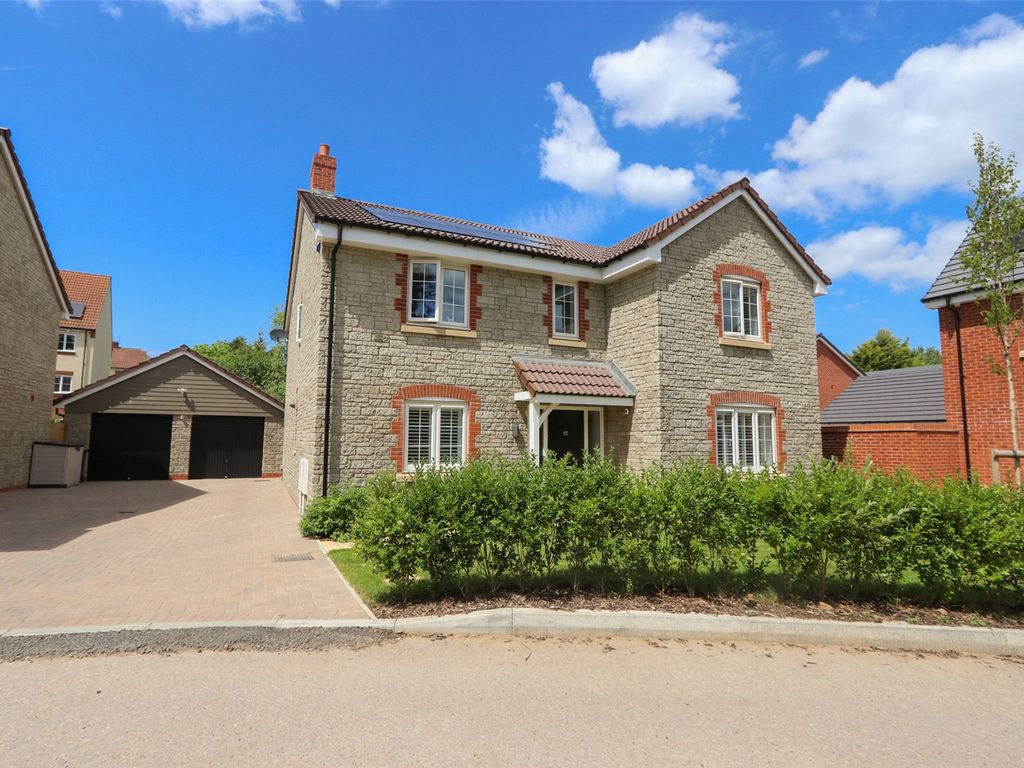 5 bed detached house for sale in Poppy Close, Stoke Gifford, Bristol