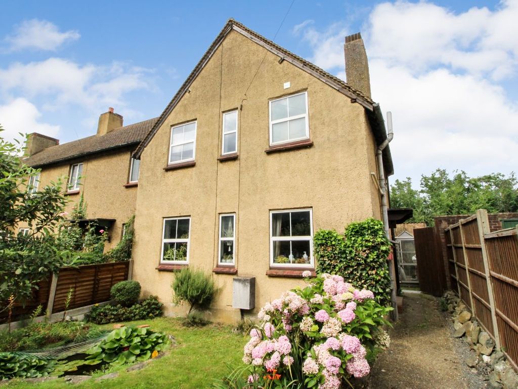 2 bed end terrace house for sale in Eastwood Cottages, Manor Road