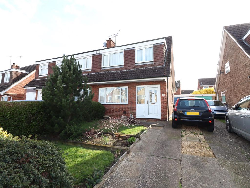 3 bed semidetached house for sale in Balham Close, Rushden NN10 Zoopla