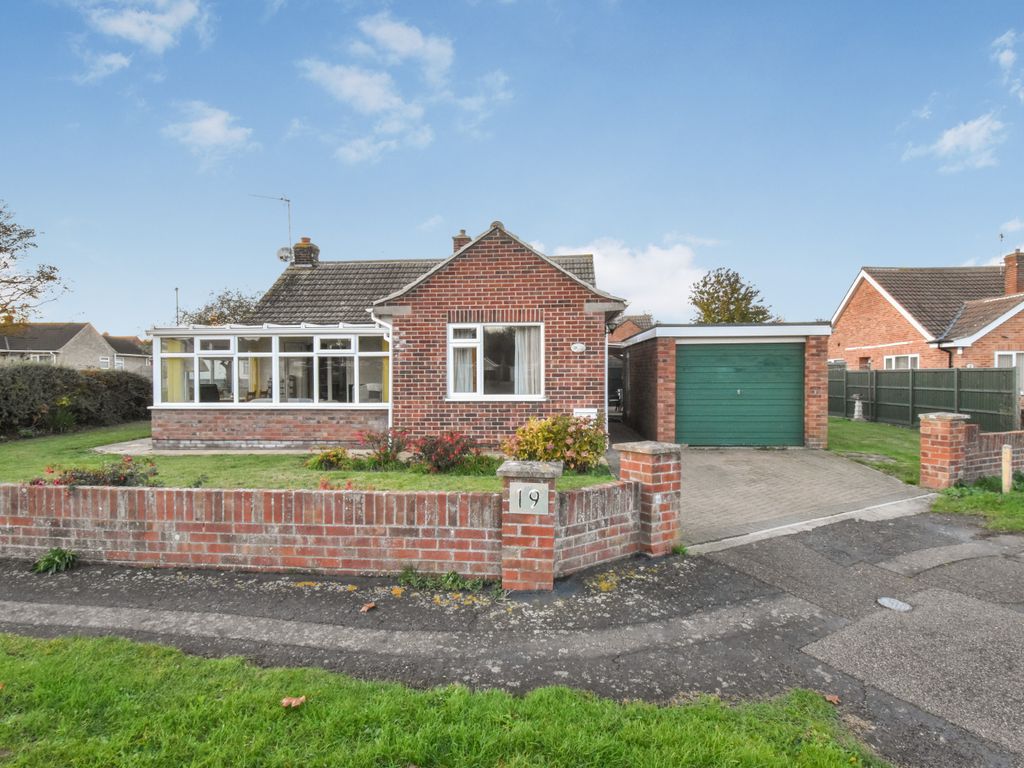 2 bed detached bungalow for sale in Arundel Road, Hartford, Huntingdon