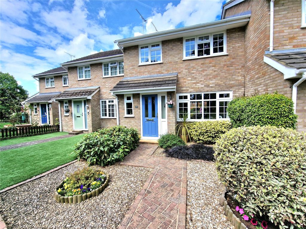 3 bed detached house for sale in Knox Green, Binfield, Bracknell