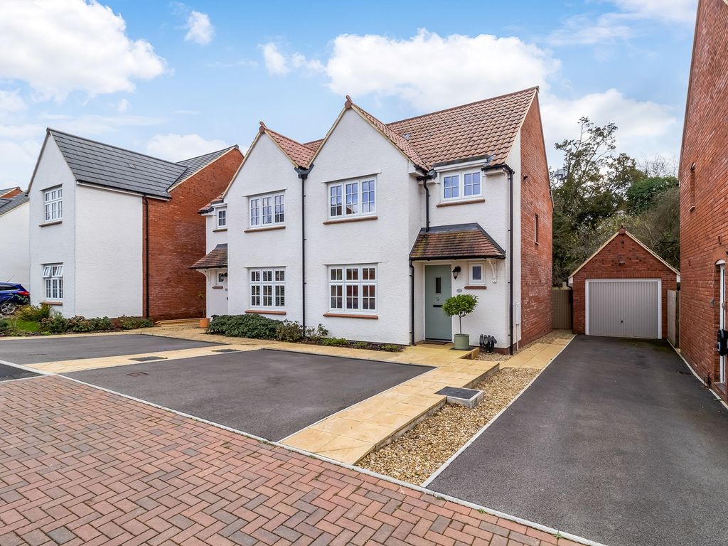 3 bed semidetached house for sale in Great Oldbury, Stonehouse