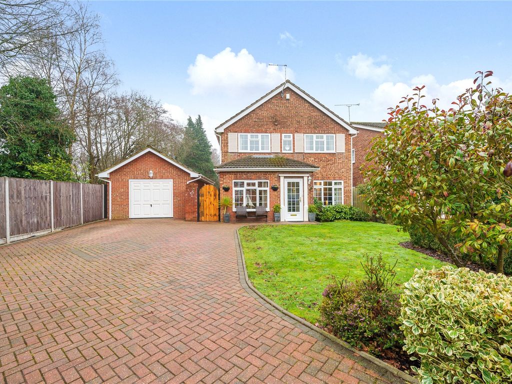 4 bed detached house for sale in Broadlands, Farnborough, Hampshire