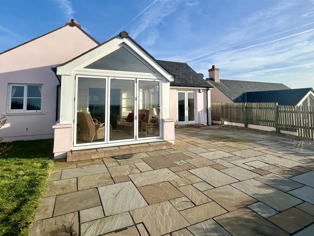 3 bed detached bungalow for sale in Swanswell Close, Broad Haven