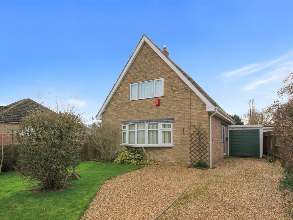 3 bed detached house for sale in Newton Road, Rushden NN10, £395,000