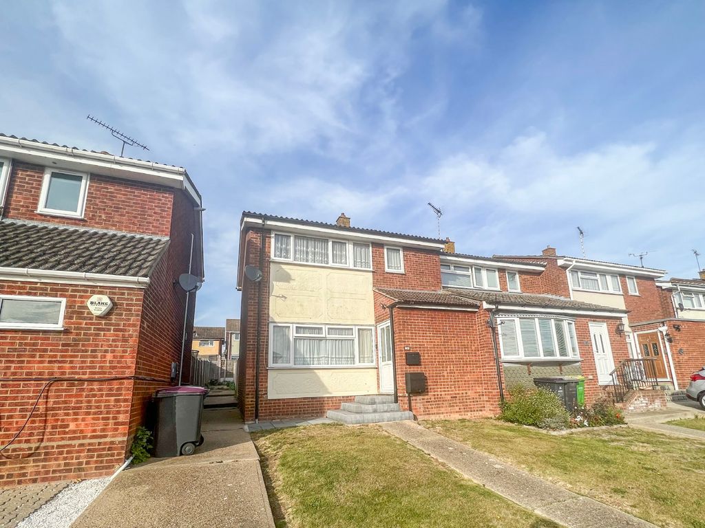3 bed end terrace house for sale in Cedar Walk, Canewdon, Rochford SS4
