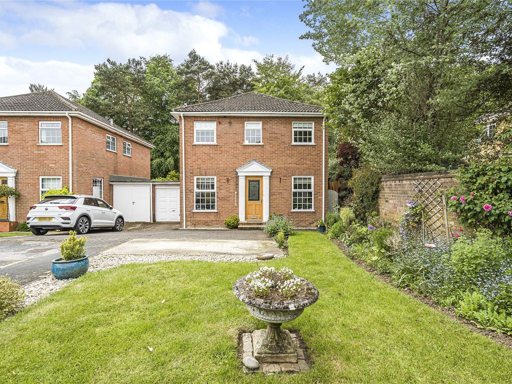 4 bed linkdetached house for sale in Bisley, Woking, Surrey GU24 Zoopla