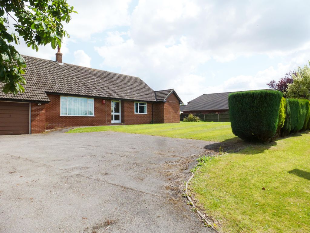 2 bed detached bungalow to rent in Main Road, Anslow, BurtonOnTrent