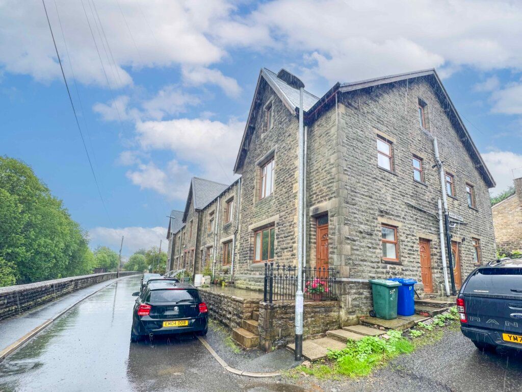 3 bed end terrace house for sale in Albert Terrace, Fallbarn Road