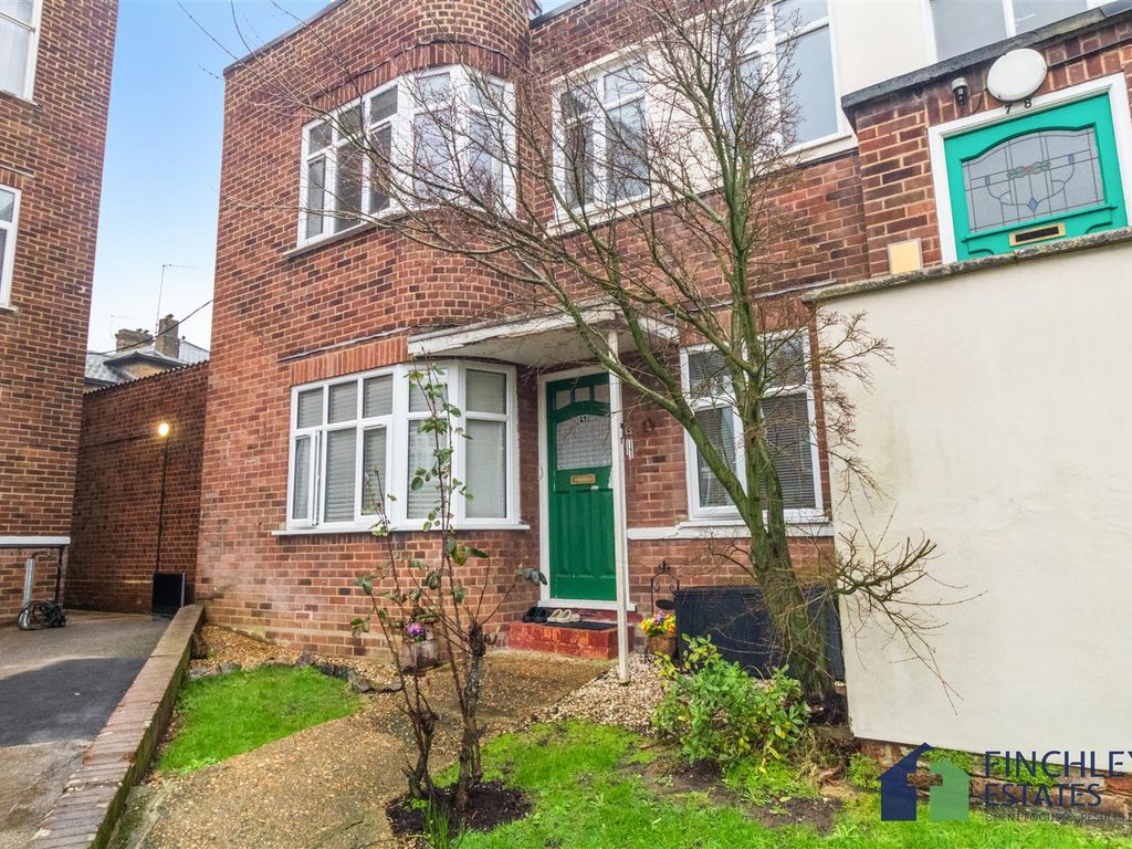 2 bed flat for sale in Moss Hall Court, Moss Hall Grove, West Finchley