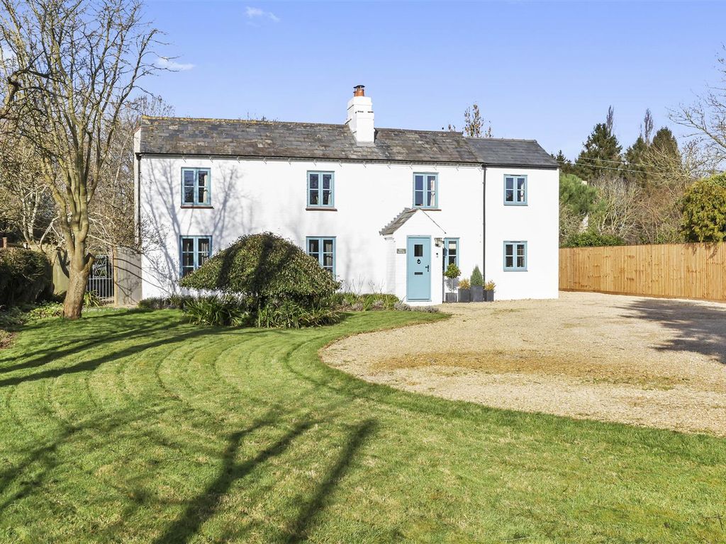 4 bed detached house for sale in Broad Street, Hartpury, Gloucester