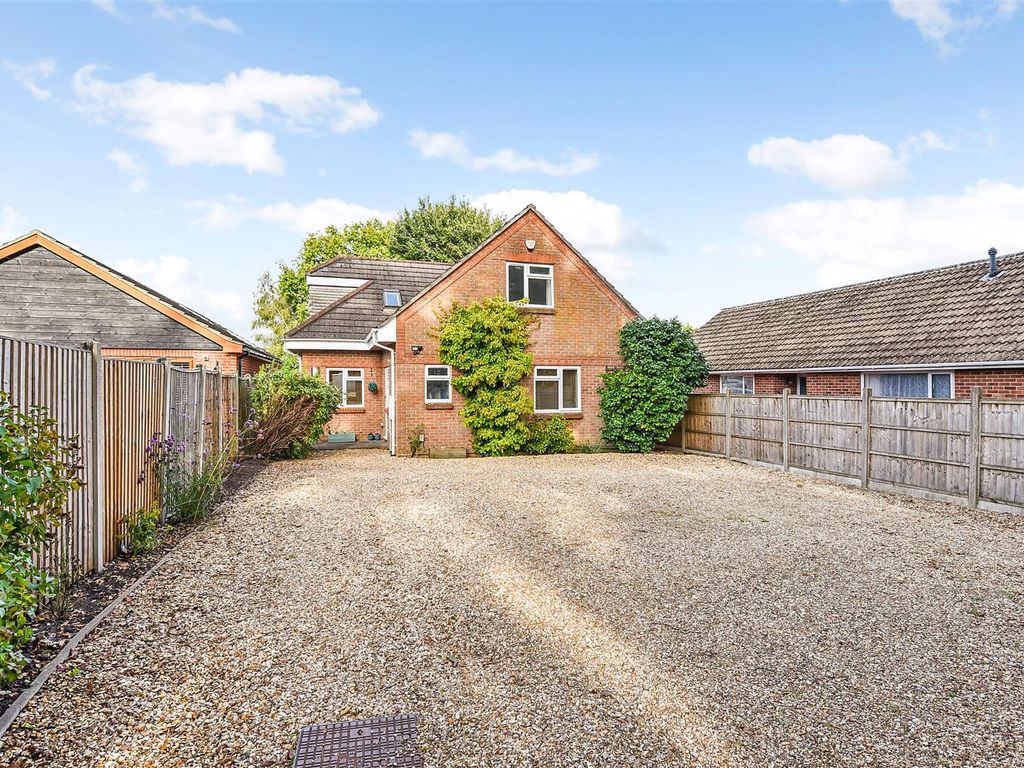 4 bed detached house for sale in Rownhams Lane, North Baddesley
