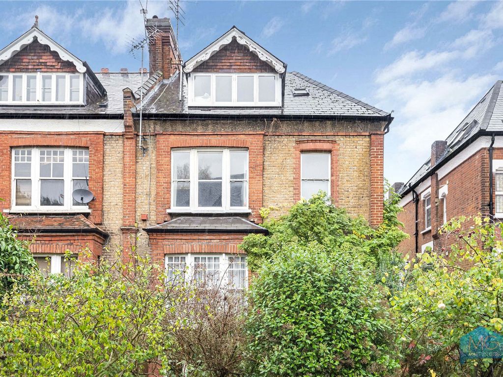 4 bed end terrace house to rent in Avenue Road, Crouch End, London N6