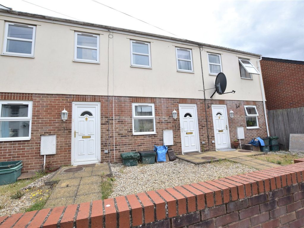 2 bed terraced house for sale in High Street, Gloucester